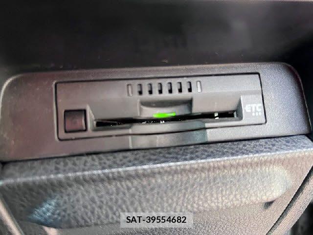Toyota NOAH HYBRID 2017-09 6677238-18