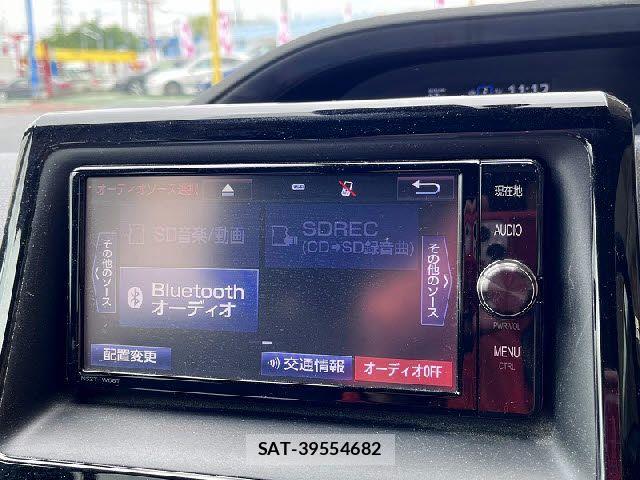 Toyota NOAH HYBRID 2017-09 6677238-4
