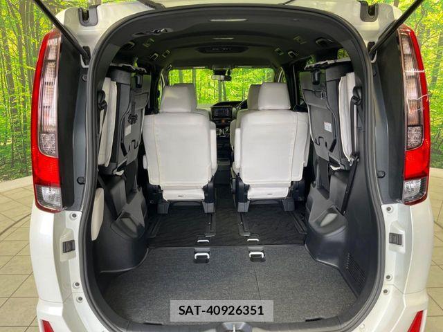 Toyota NOAH HYBRID 2017-06 6677241-10