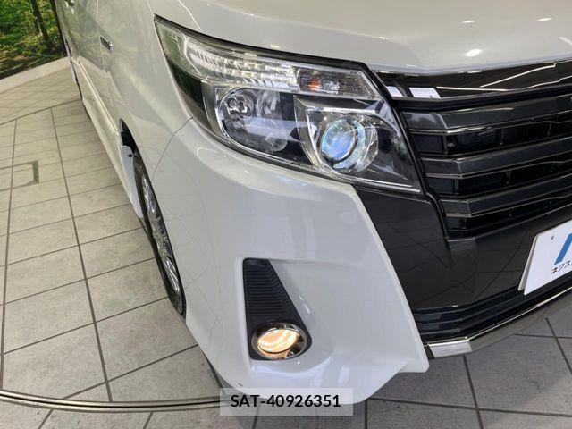 Toyota NOAH HYBRID 2017-06 6677241-12