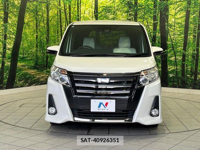 Toyota NOAH HYBRID 2017-06 6677241-14