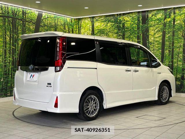 Toyota NOAH HYBRID 2017-06 6677241-17