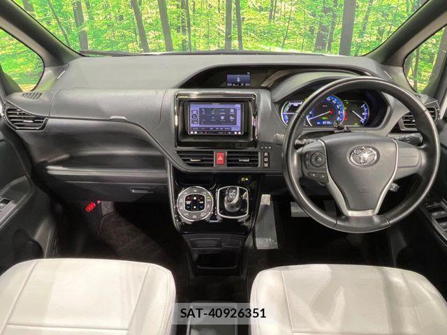 Toyota NOAH HYBRID 2017-06 6677241-1
