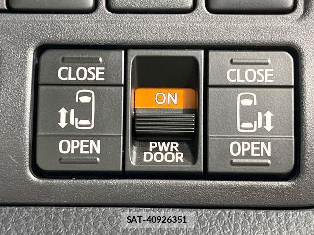 Toyota NOAH HYBRID 2017-06 6677241-4