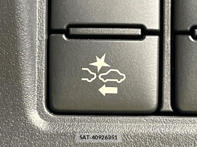 Toyota NOAH HYBRID 2017-06 6677241-6
