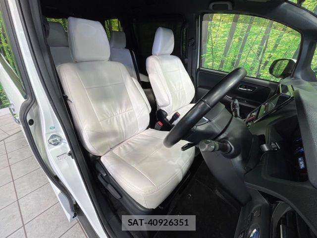 Toyota NOAH HYBRID 2017-06 6677241-7