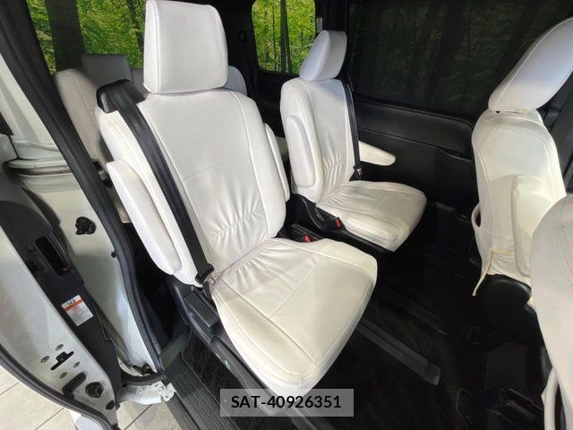 Toyota NOAH HYBRID 2017-06 6677241-8