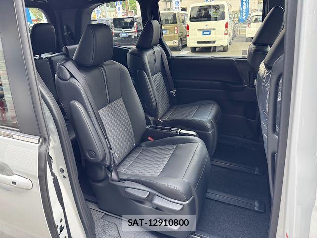 Toyota NOAH HYBRID 2026-03 6677227-10
