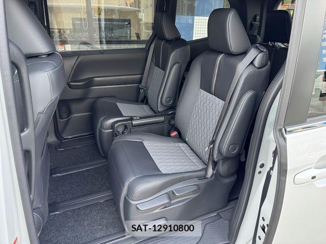 Toyota NOAH HYBRID 2026-03 6677227-11