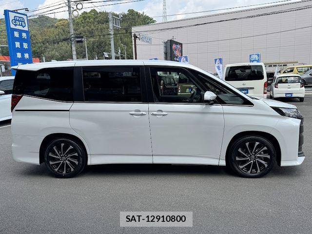 Toyota NOAH HYBRID 2026-03 6677227-4