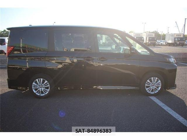 Toyota NOAH HYBRID 2023-11 6683938-13