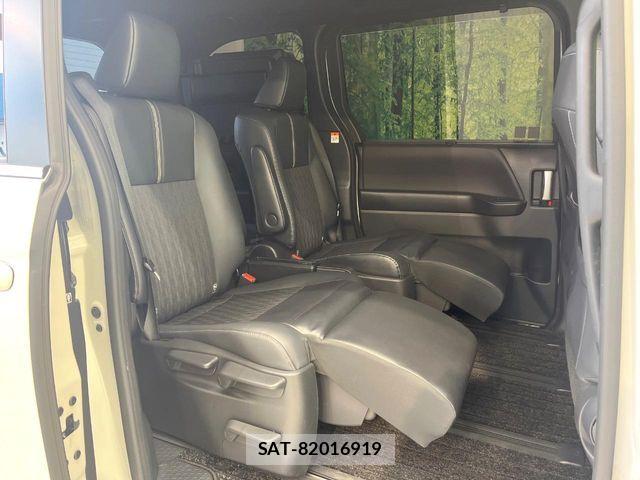 Toyota NOAH HYBRID 2023-09 6683936-8