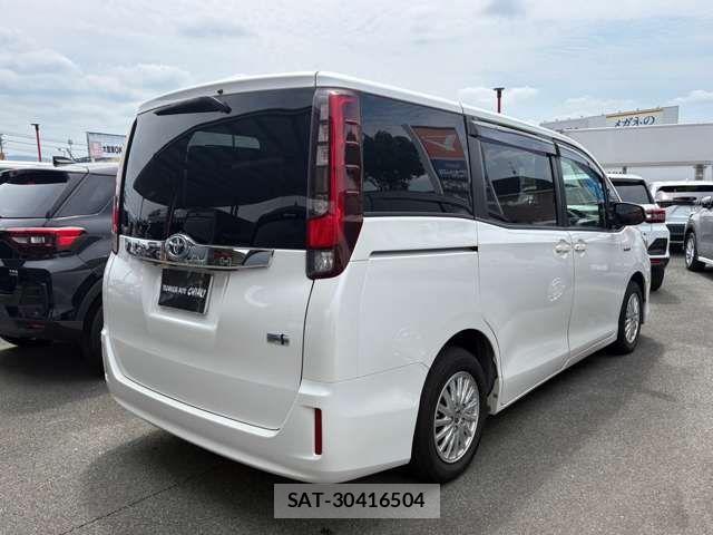 Toyota NOAH HYBRID 2016-07 6691145-21