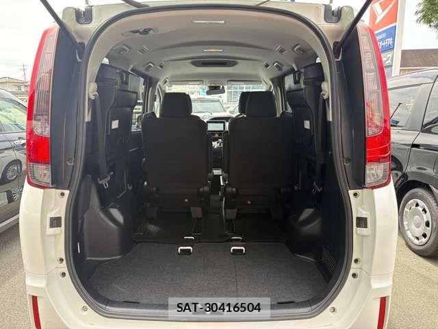 Toyota NOAH HYBRID 2016-07 6691145-22