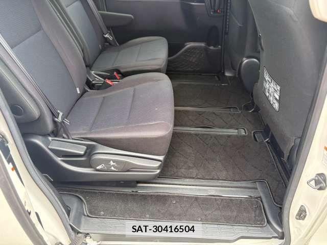 Toyota NOAH HYBRID 2016-07 6691145-25