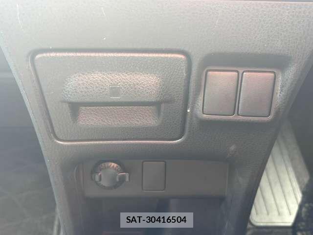 Toyota NOAH HYBRID 2016-07 6691145-29