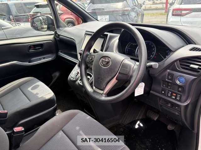 Toyota NOAH HYBRID 2016-07 6691145-6