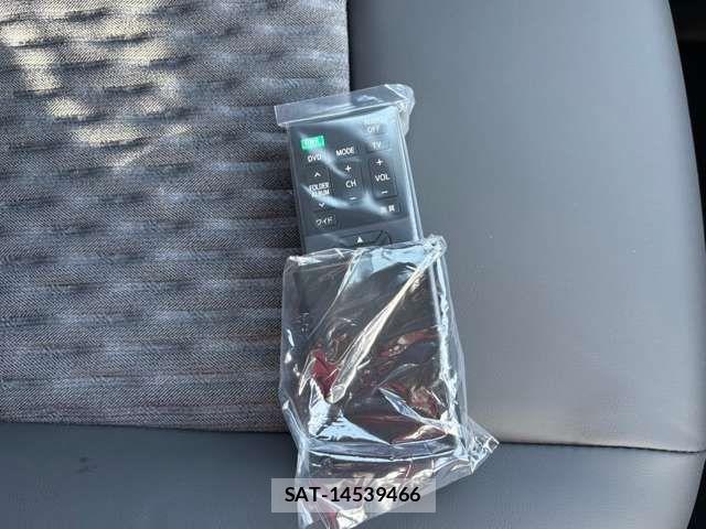Toyota NOAH HYBRID 2026-04 6716905-24