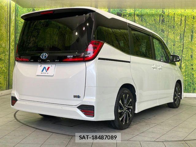 Toyota NOAH HYBRID 2023-05 6752669-17