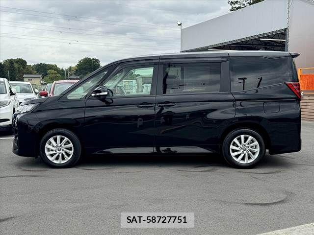 Toyota NOAH HYBRID 2023-10 6752678-10