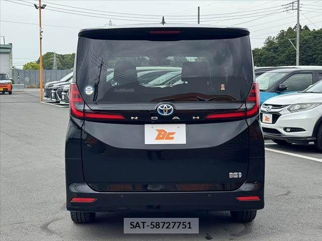 Toyota NOAH HYBRID 2023-10 6752678-13