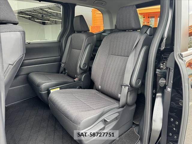 Toyota NOAH HYBRID 2023-10 6752678-17