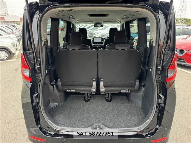 Toyota NOAH HYBRID 2023-10 6752678-19