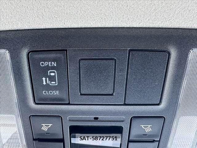 Toyota NOAH HYBRID 2023-10 6752678-4