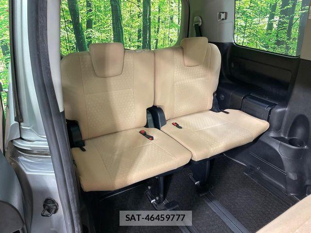 Toyota NOAH HYBRID 2014-01 6752681-9