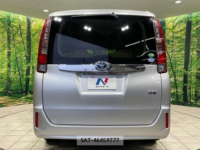 Toyota NOAH HYBRID 2014-01 6752681-15