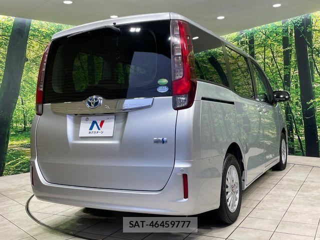 Toyota NOAH HYBRID 2014-01 6752681-17