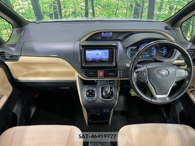 Toyota NOAH HYBRID 2014-01 6752681-1