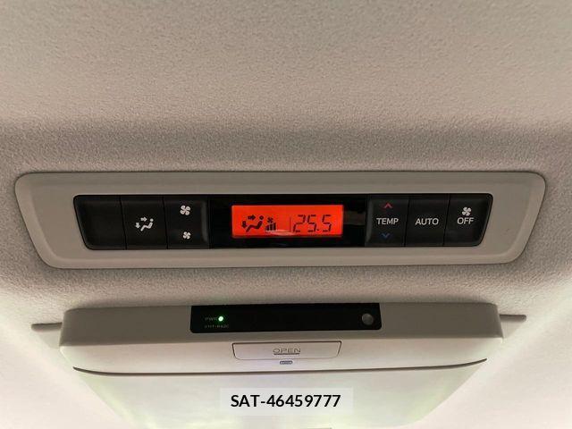 Toyota NOAH HYBRID 2014-01 6752681-6