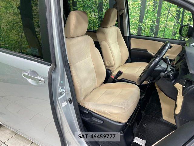 Toyota NOAH HYBRID 2014-01 6752681-7