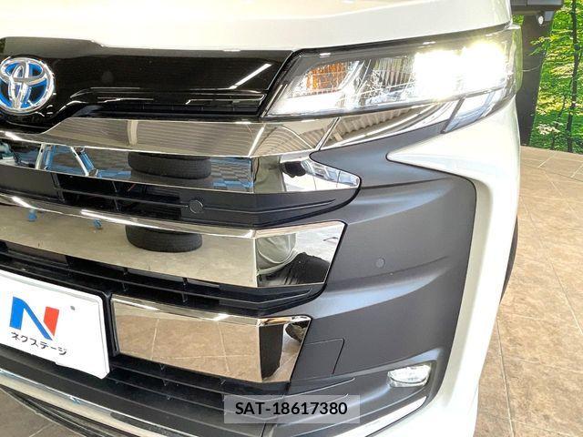 Toyota NOAH HYBRID 2025-03 6752677-12