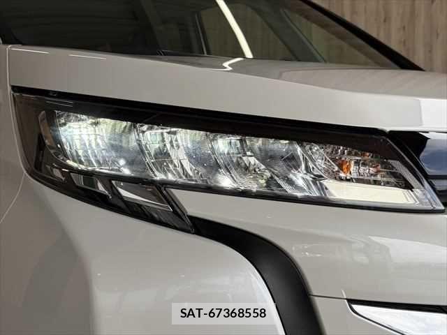 Toyota NOAH HYBRID 2022-03 6791353-12