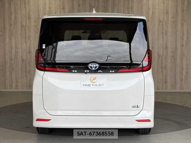 Toyota NOAH HYBRID 2022-03 6791353-18