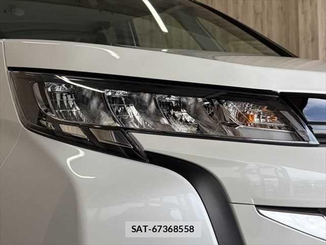 Toyota NOAH HYBRID 2022-03 6791353-21