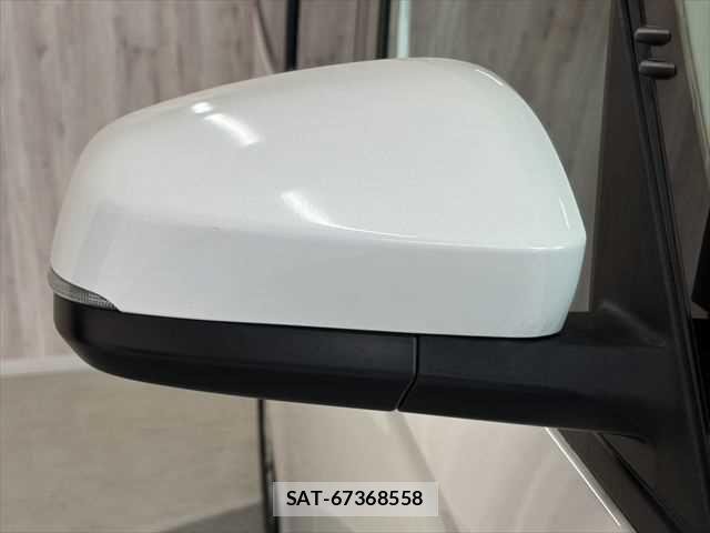 Toyota NOAH HYBRID 2022-03 6791353-23