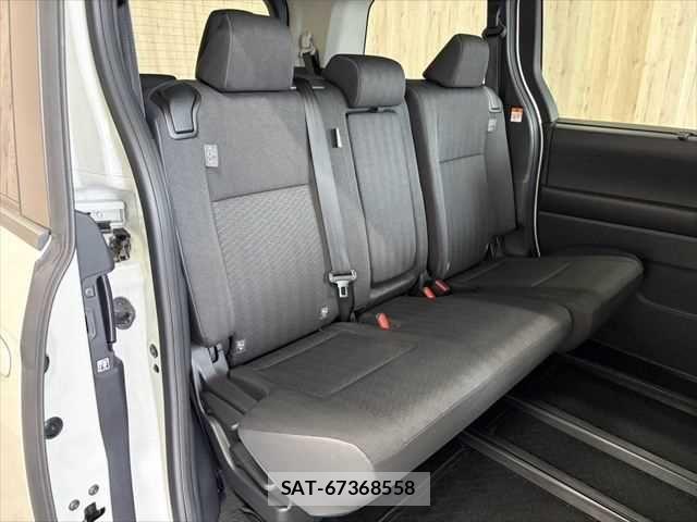Toyota NOAH HYBRID 2022-03 6791353-8
