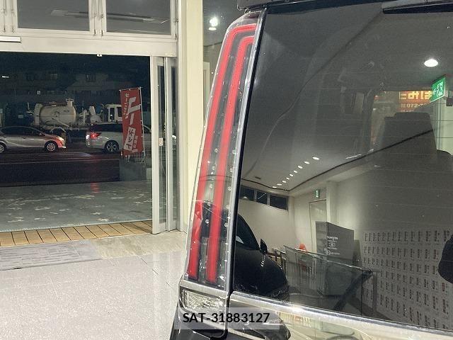 Toyota NOAH HYBRID 2017-12 6791354-15