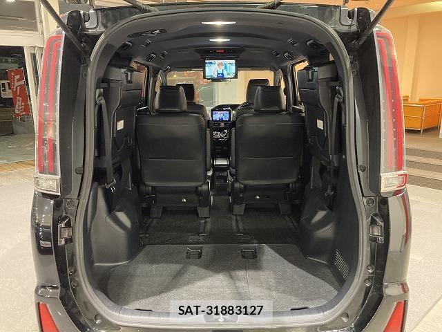 Toyota NOAH HYBRID 2017-12 6791354-20