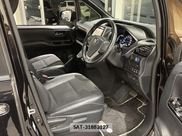 Toyota NOAH HYBRID 2017-12 6791354-21