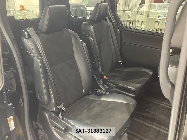 Toyota NOAH HYBRID 2017-12 6791354-23