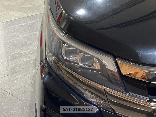 Toyota NOAH HYBRID 2017-12 6791354-27