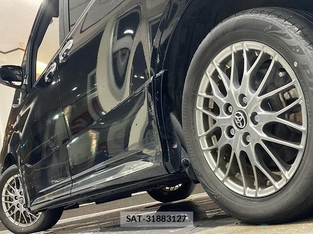 Toyota NOAH HYBRID 2017-12 6791354-5