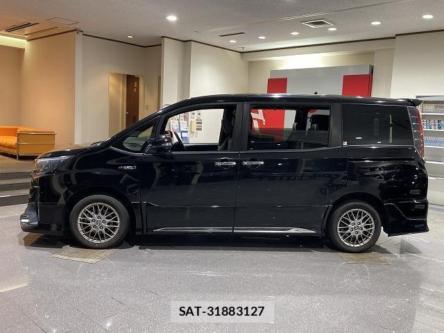 Toyota NOAH HYBRID 2017-12 6791354-7