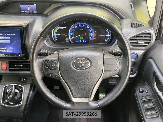 Toyota NOAH HYBRID 2016-02 6791366-11