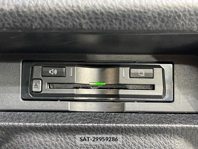 Toyota NOAH HYBRID 2016-02 6791366-6