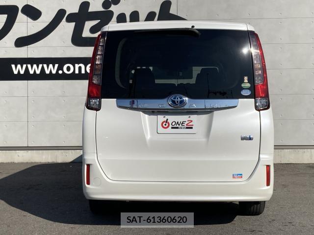 Toyota NOAH HYBRID 2016-12 6791359-16
